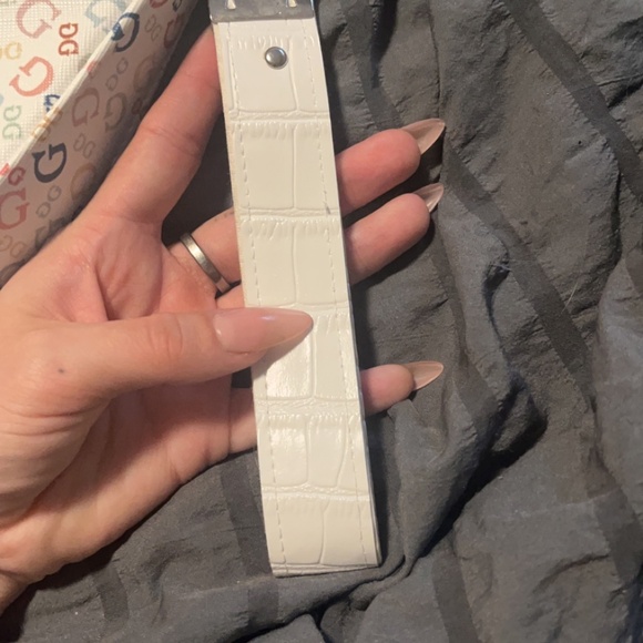 Guess Shoulder Bag - Picture 2 of 4